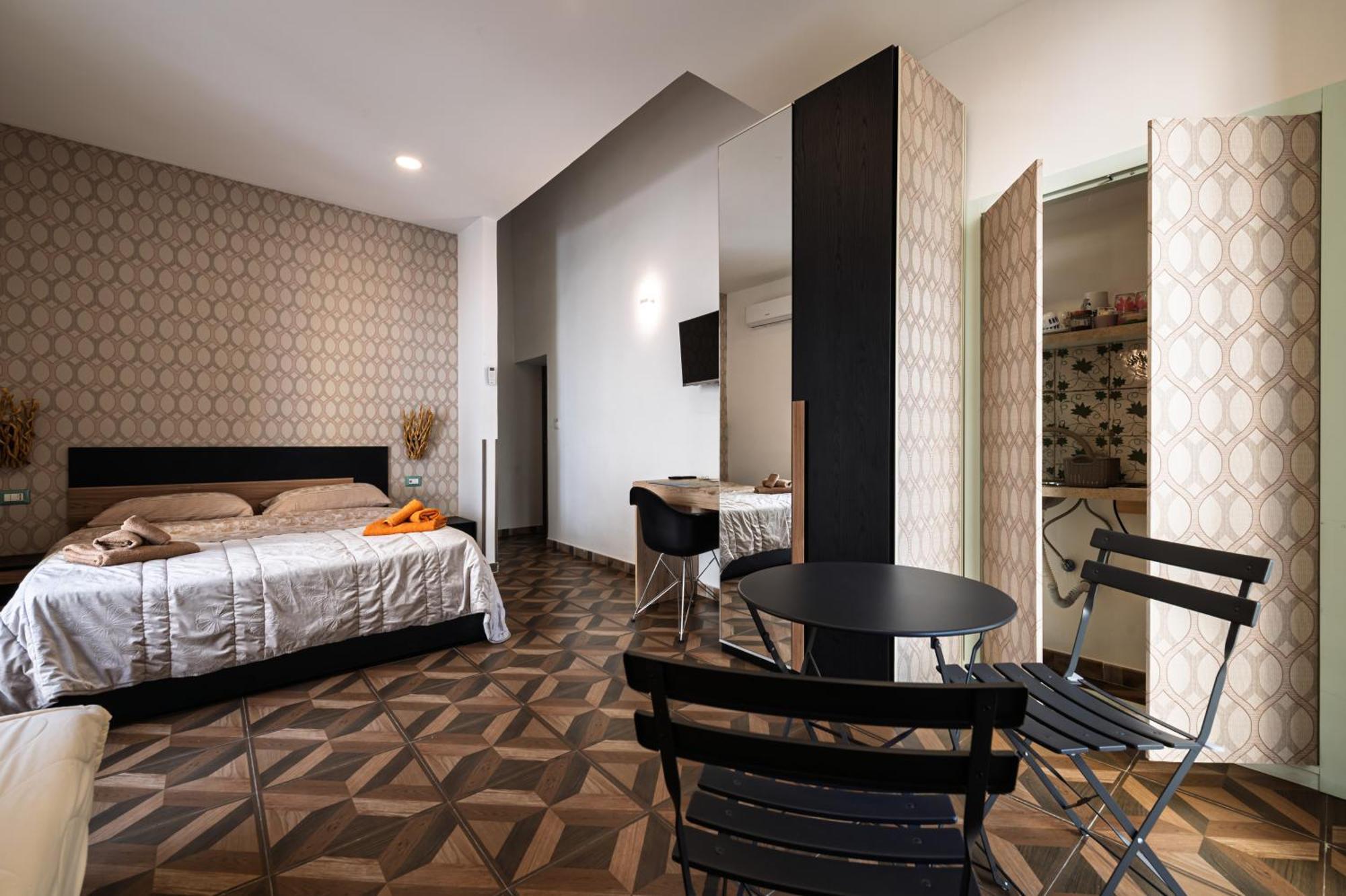 Vacanze Partenopee - San Liborio Naples